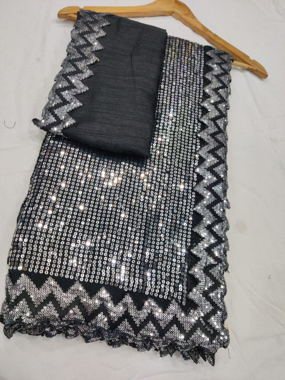 Black Color Bollywood Sequins Saree Buy Now - Joshindia