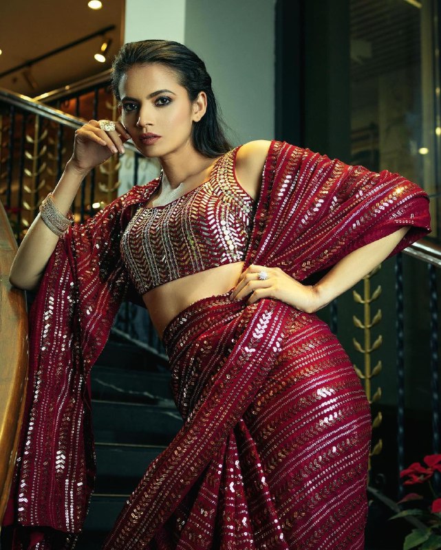 Beautiful Designer Bollywood Saree At Affordable Price - Joshindia